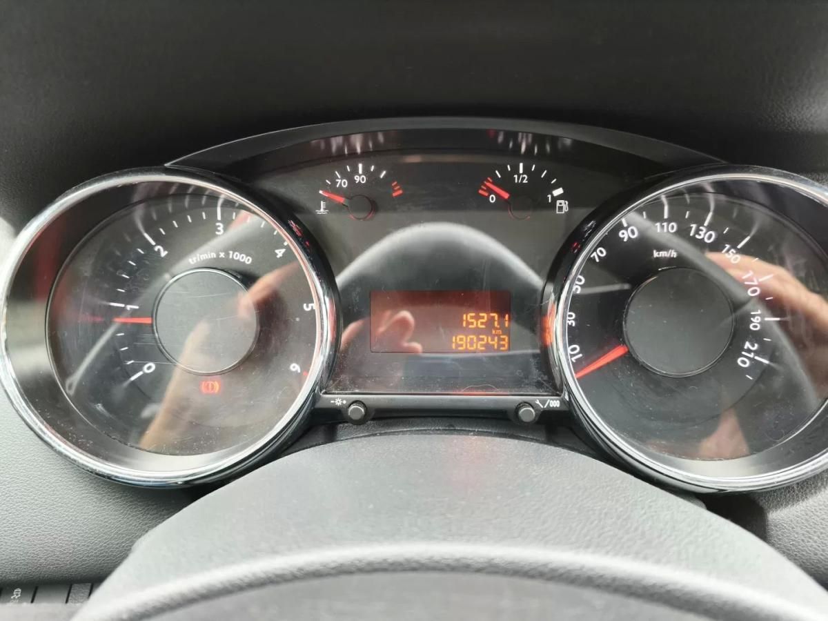 peugeot-5008-2014-diesel-1560cc
