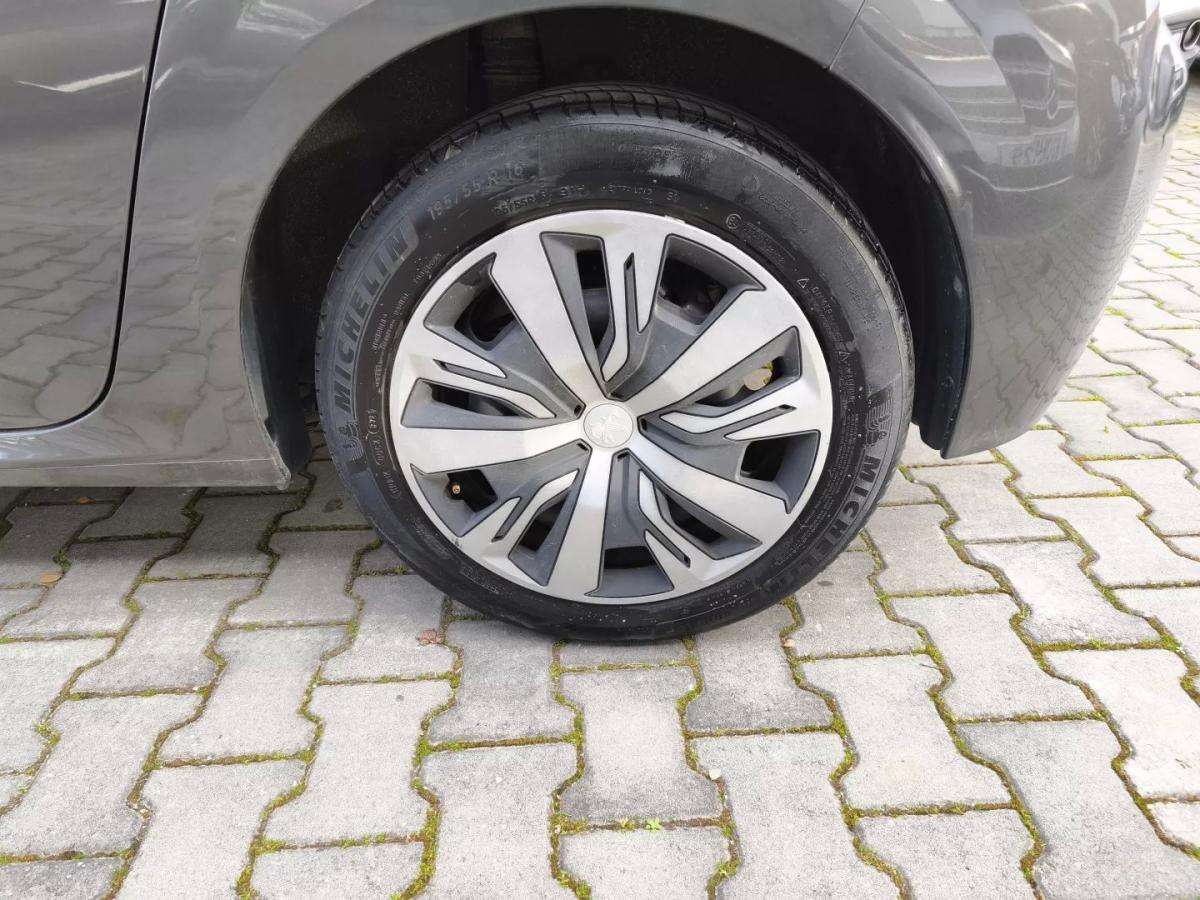 peugeot-208-2023-diesel-1499cc