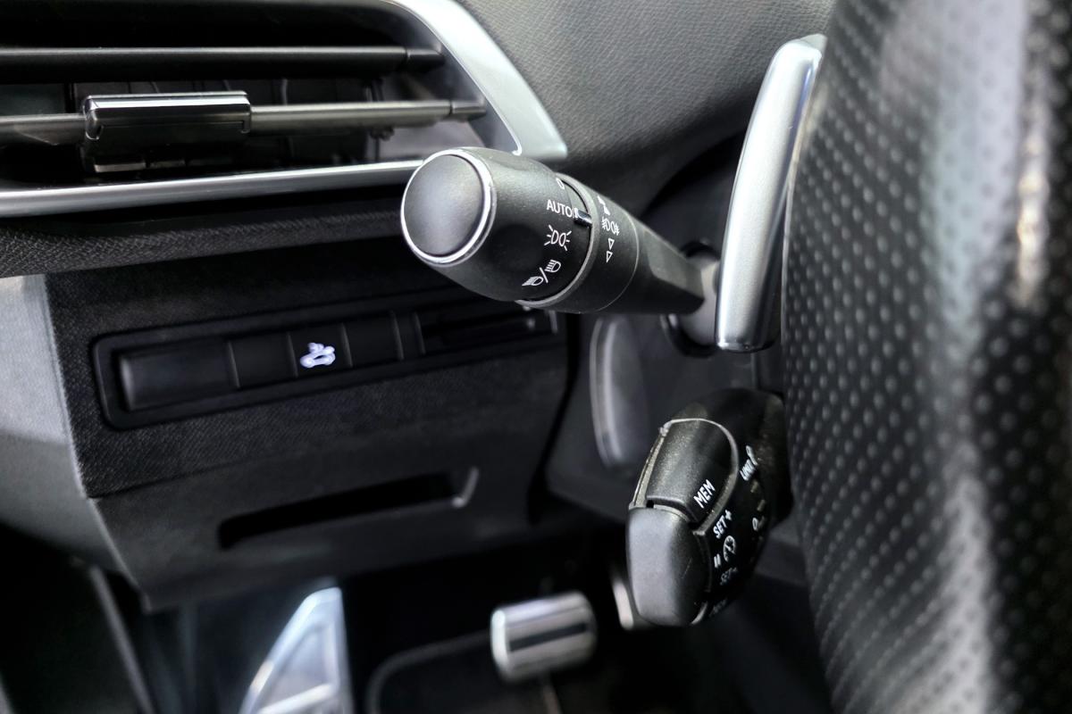 peugeot-3008-2017-diesel-1560cc