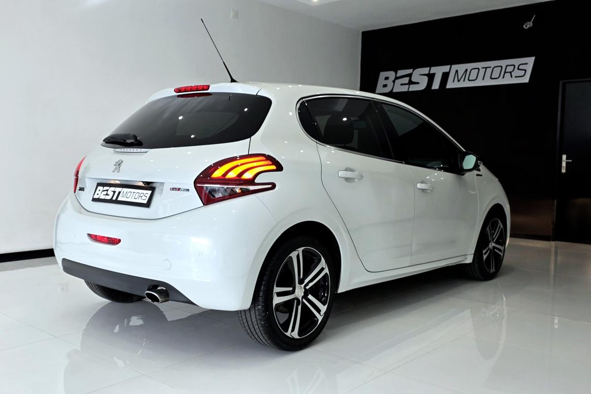 peugeot-208-2017-gasolina-1199cc