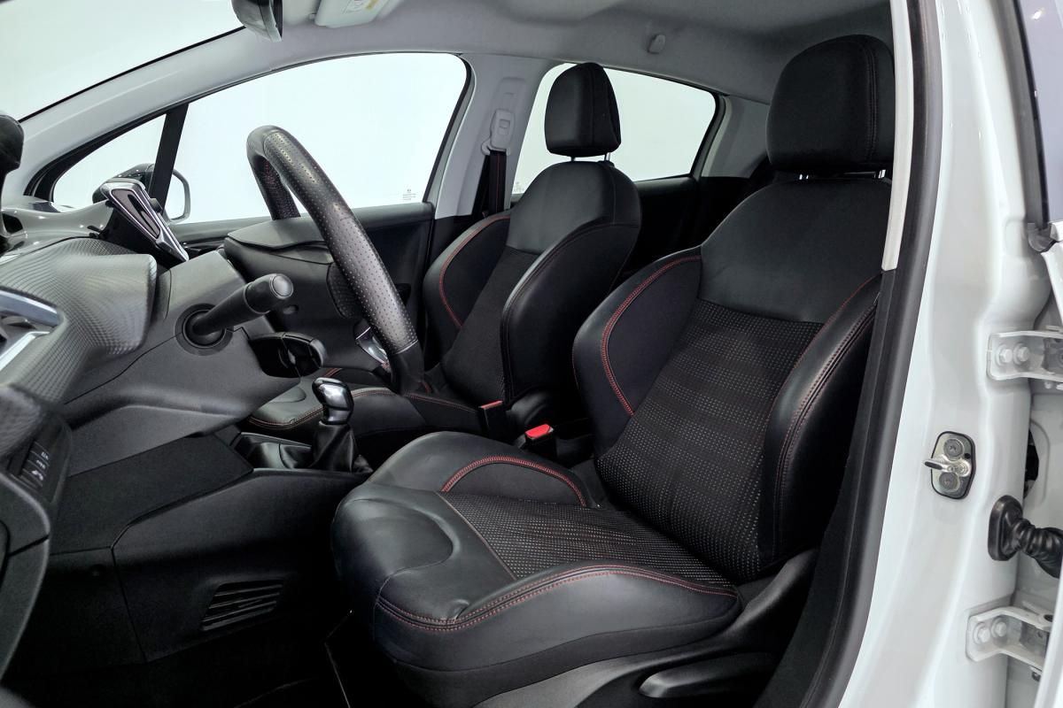 peugeot-208-2017-gasolina-1199cc