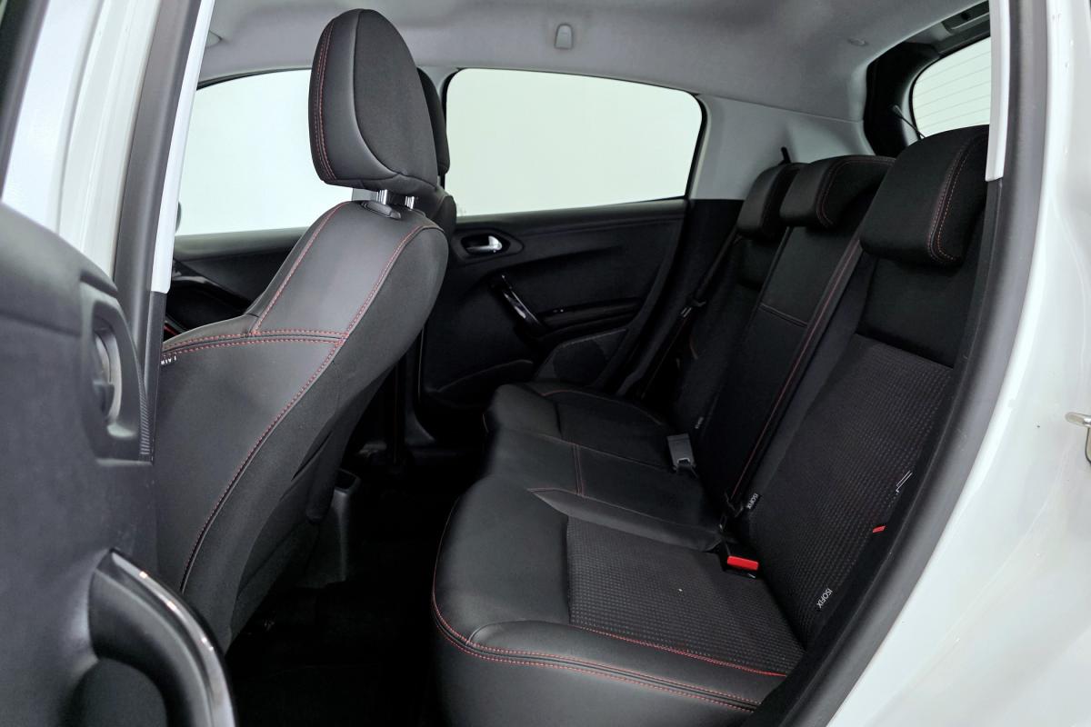 peugeot-208-2017-gasolina-1199cc