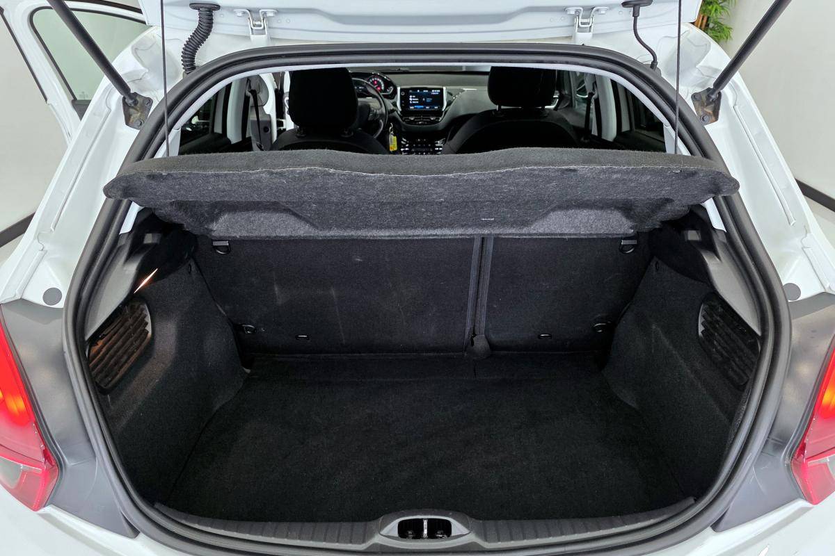 peugeot-208-2017-gasolina-1199cc