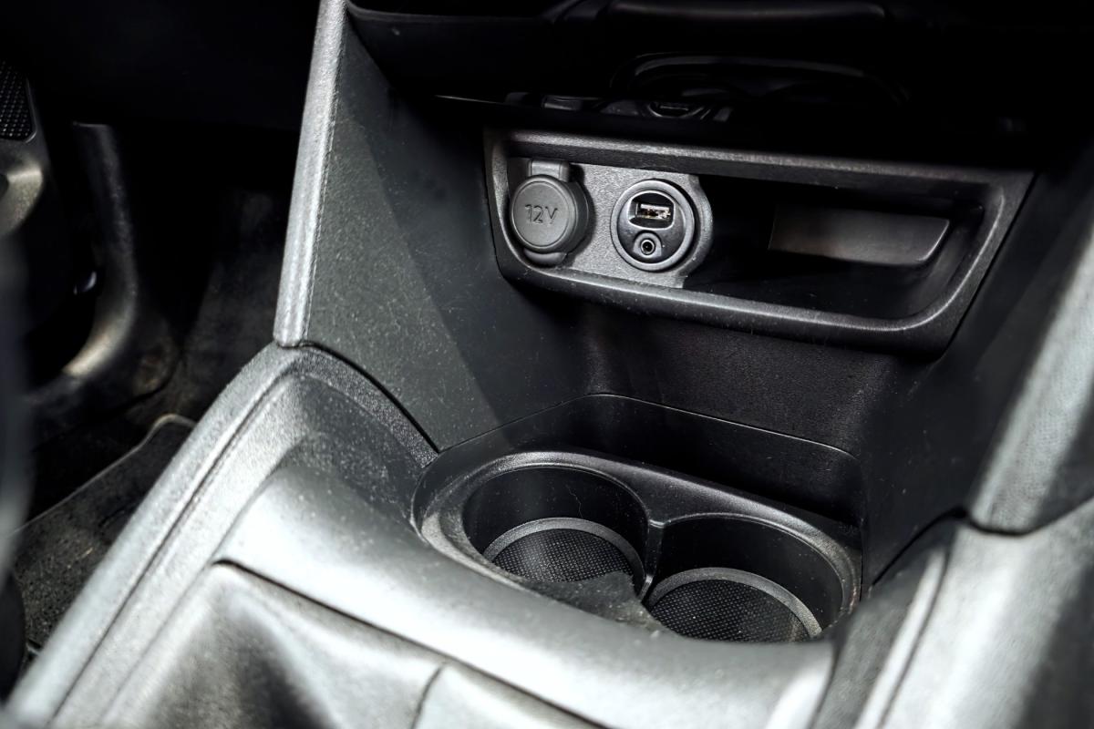 peugeot-208-2017-gasolina-1199cc
