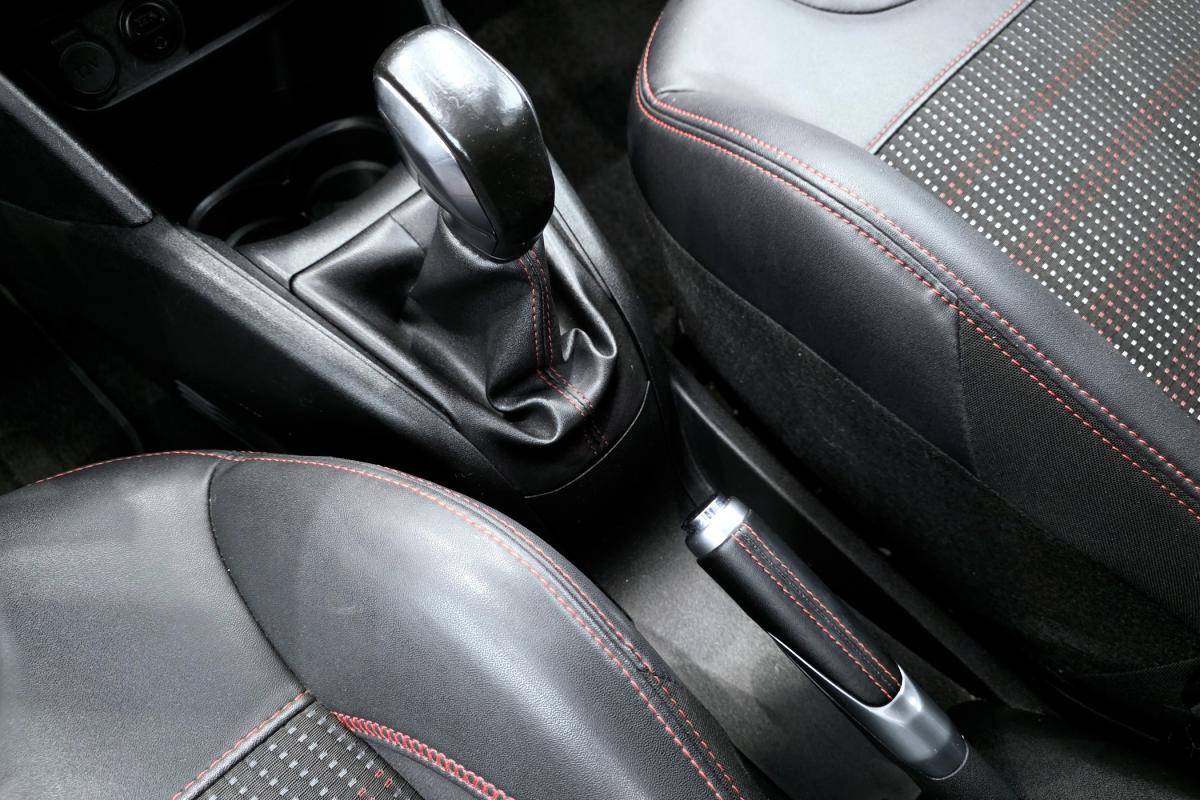 peugeot-208-2017-gasolina-1199cc