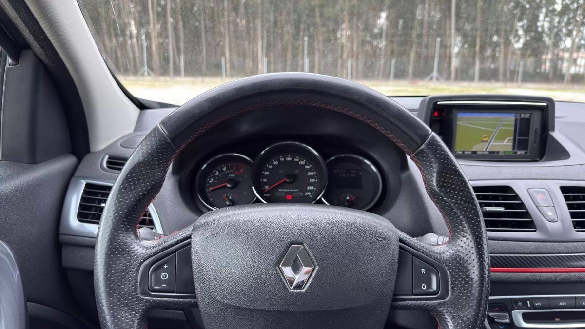 renault-megane-sport-tourer-2013-diesel-1461cc