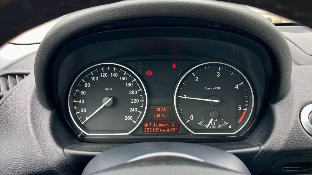bmw-serie-1-2007-diesel-1995cc