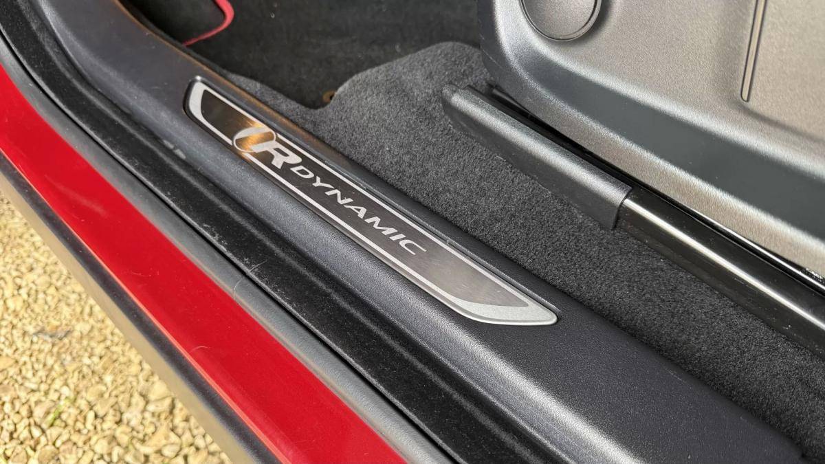 jaguar-e-pace-2019-diesel-1999cc