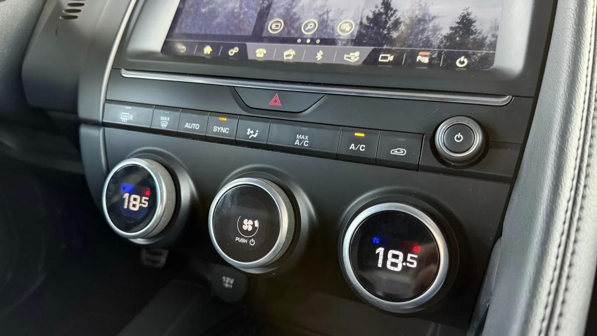 jaguar-e-pace-2019-diesel-1999cc