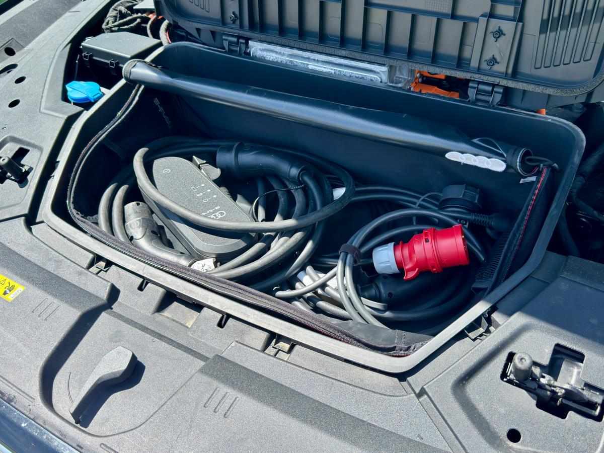 audi-e-tron-55-quattro-2022-eletrico