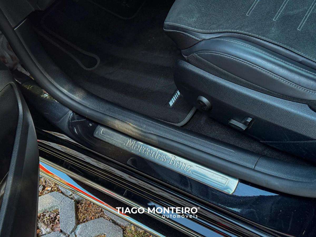 mercedes-benz-classe-c-c-300-e-2023-hibrido-a-gasolina-1999cc