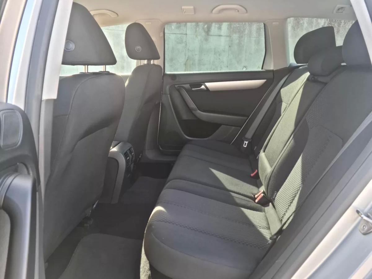 volkswagen-passat-variant-2014-diesel-1598cc