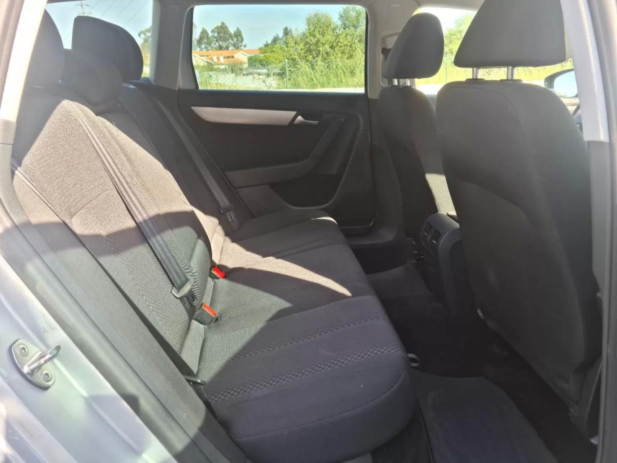 volkswagen-passat-variant-2014-diesel-1598cc