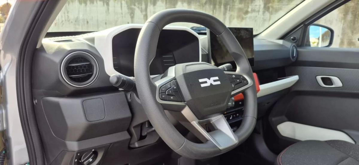 dacia-spring-2025-eletrico-200cc