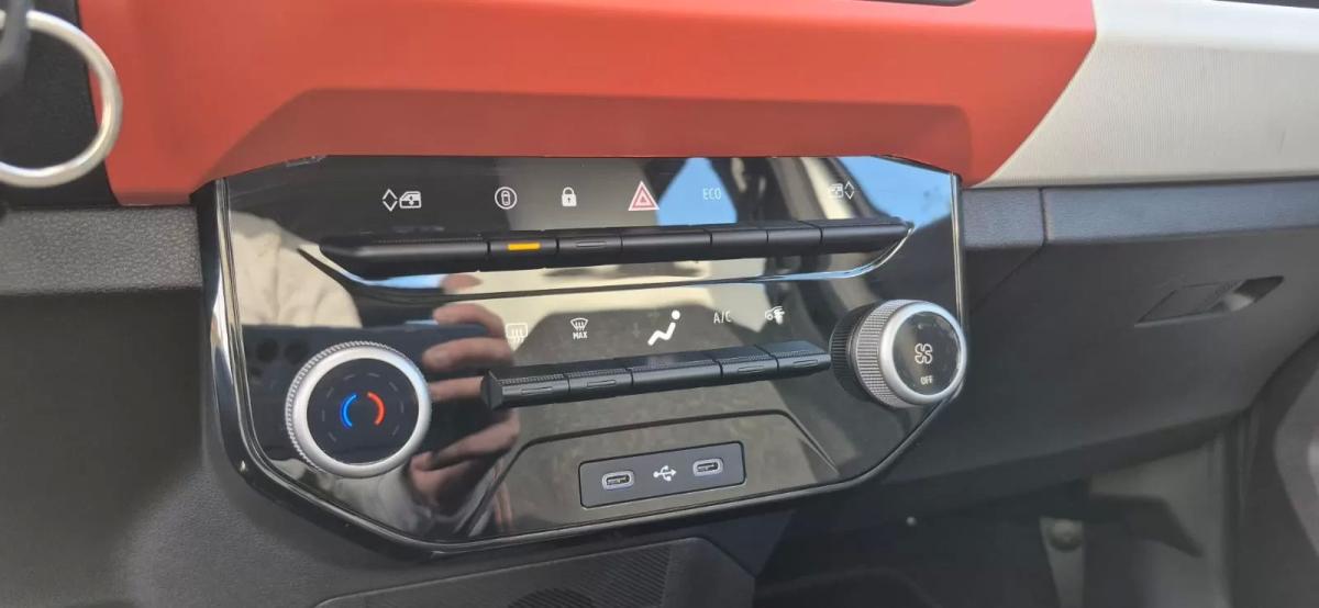 dacia-spring-2025-eletrico-200cc
