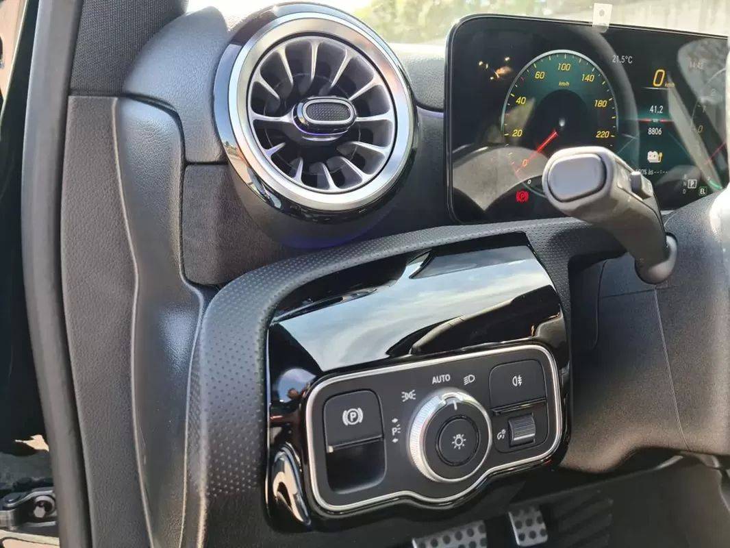 mercedes-benz-classe-a-2021-hibrido-1332cc