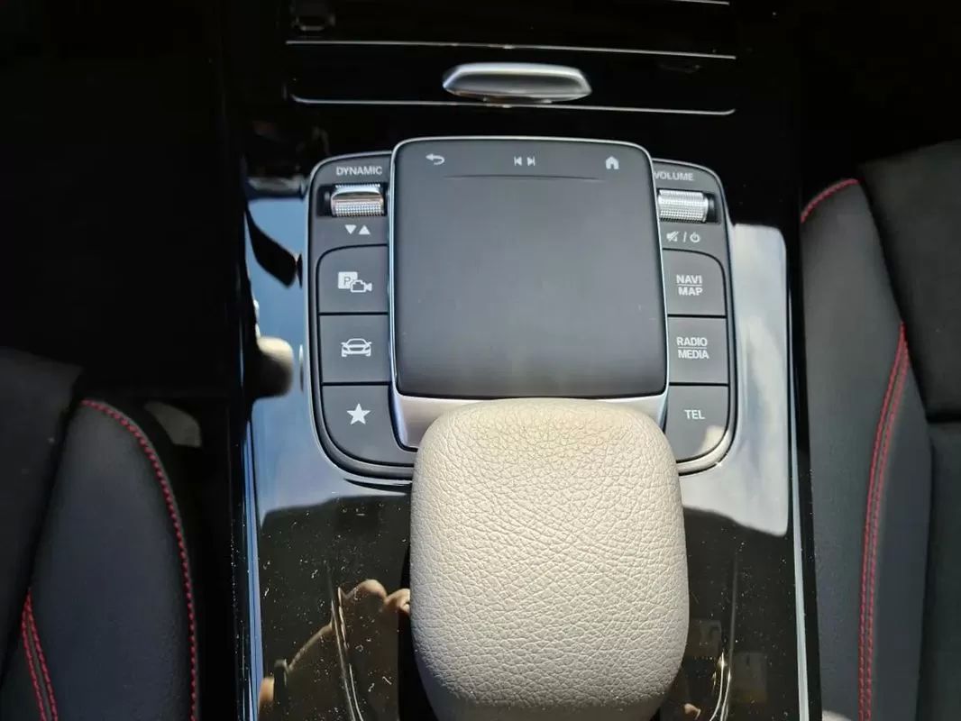 mercedes-benz-classe-a-2021-hibrido-1332cc