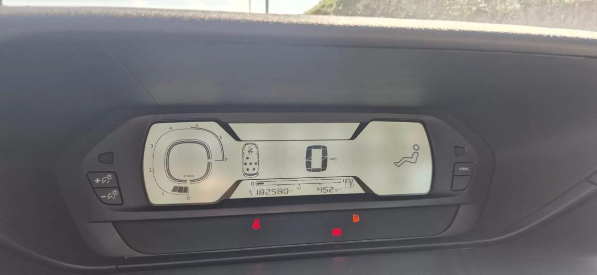citroen-c4-grand-picasso-2013-diesel-1560cc