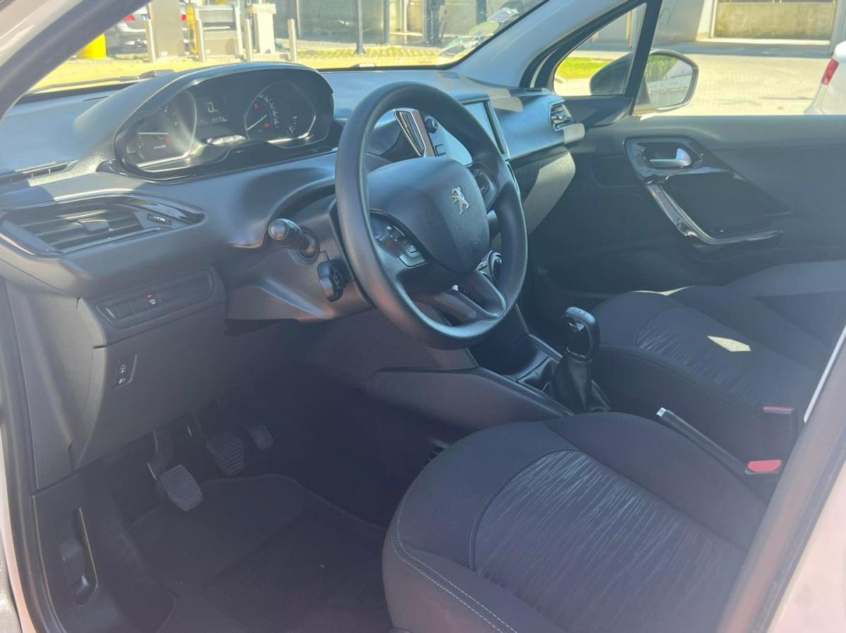 peugeot-208-2019-diesel-1560cc