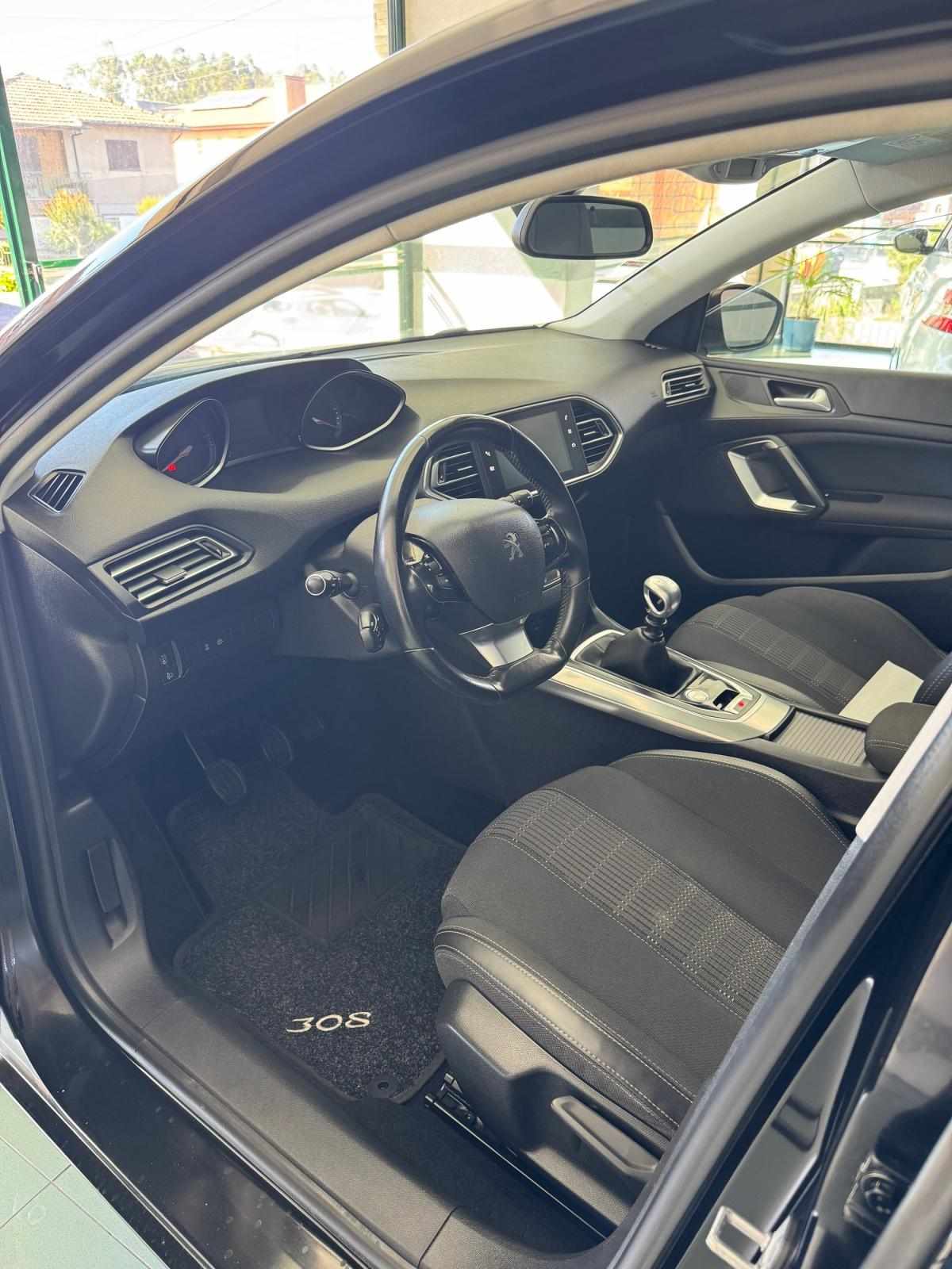 peugeot-308-sw-2018-diesel-1499cc