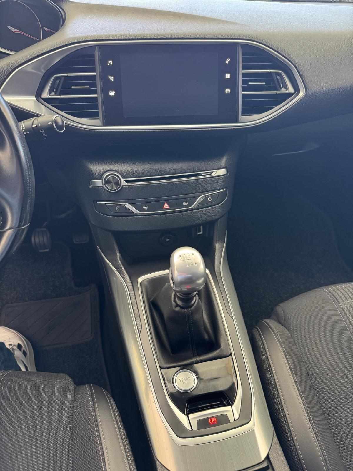 peugeot-308-sw-2018-diesel-1499cc