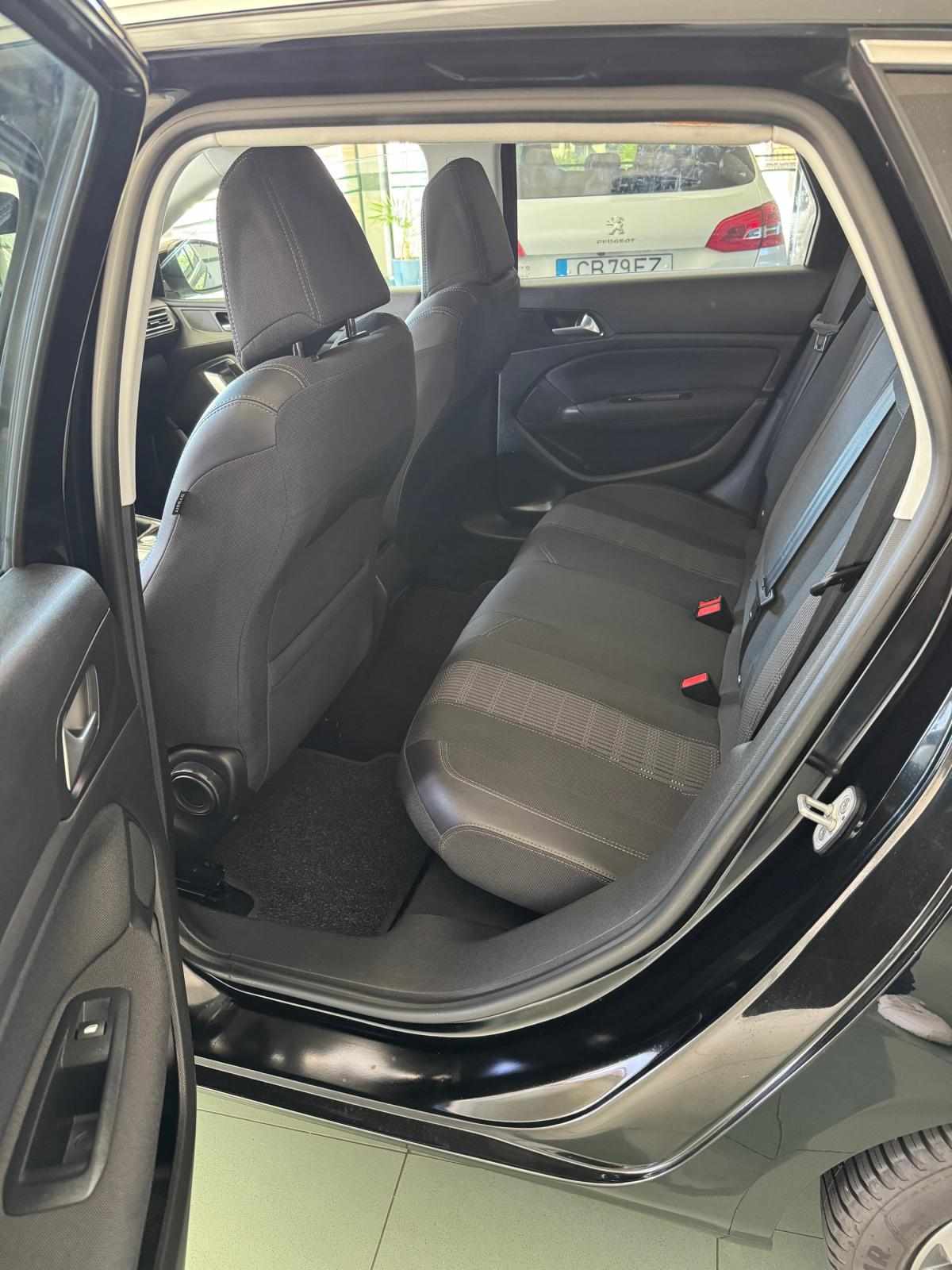 peugeot-308-sw-2018-diesel-1499cc