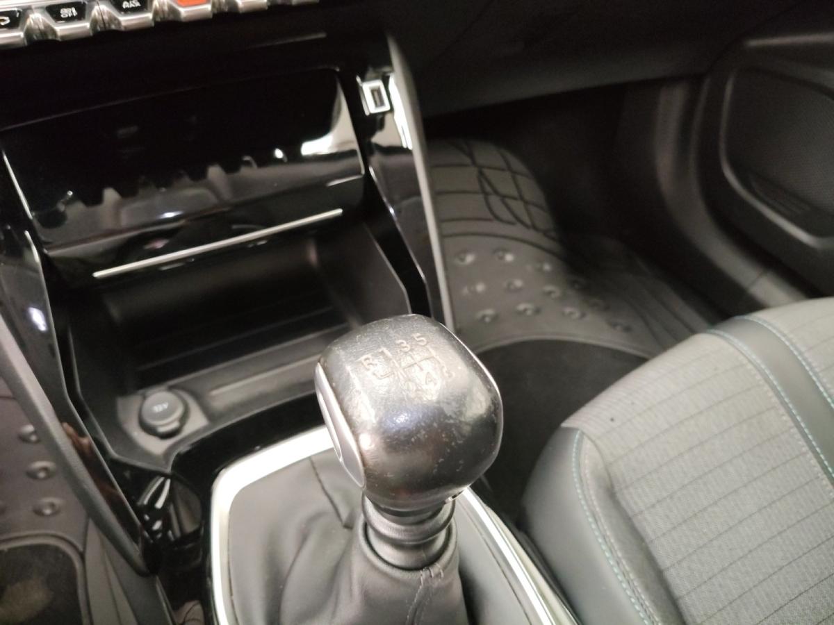 peugeot-2008-2021-gasolina-1199cc