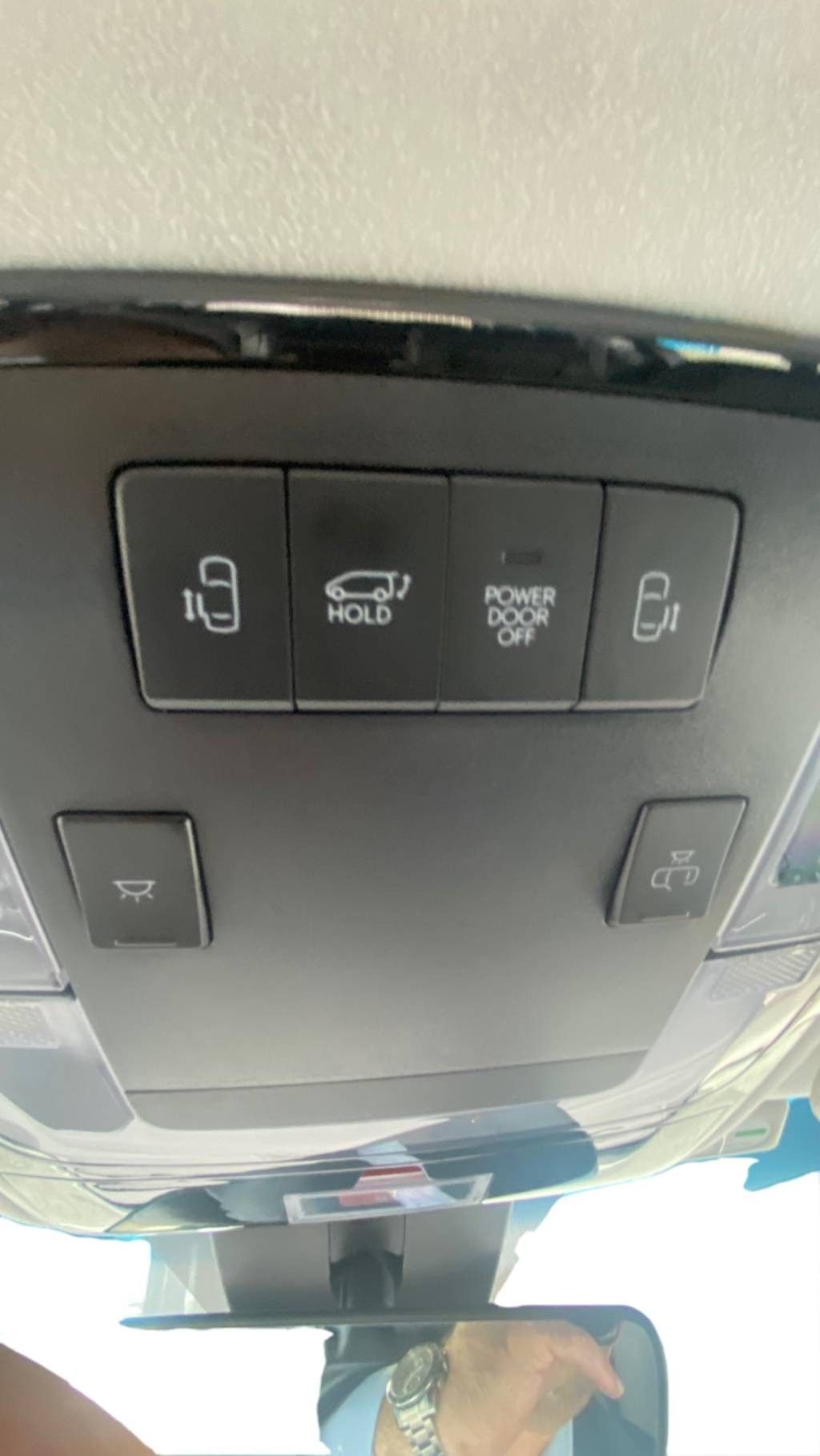hyundai-staria-2023-diesel-2199cc