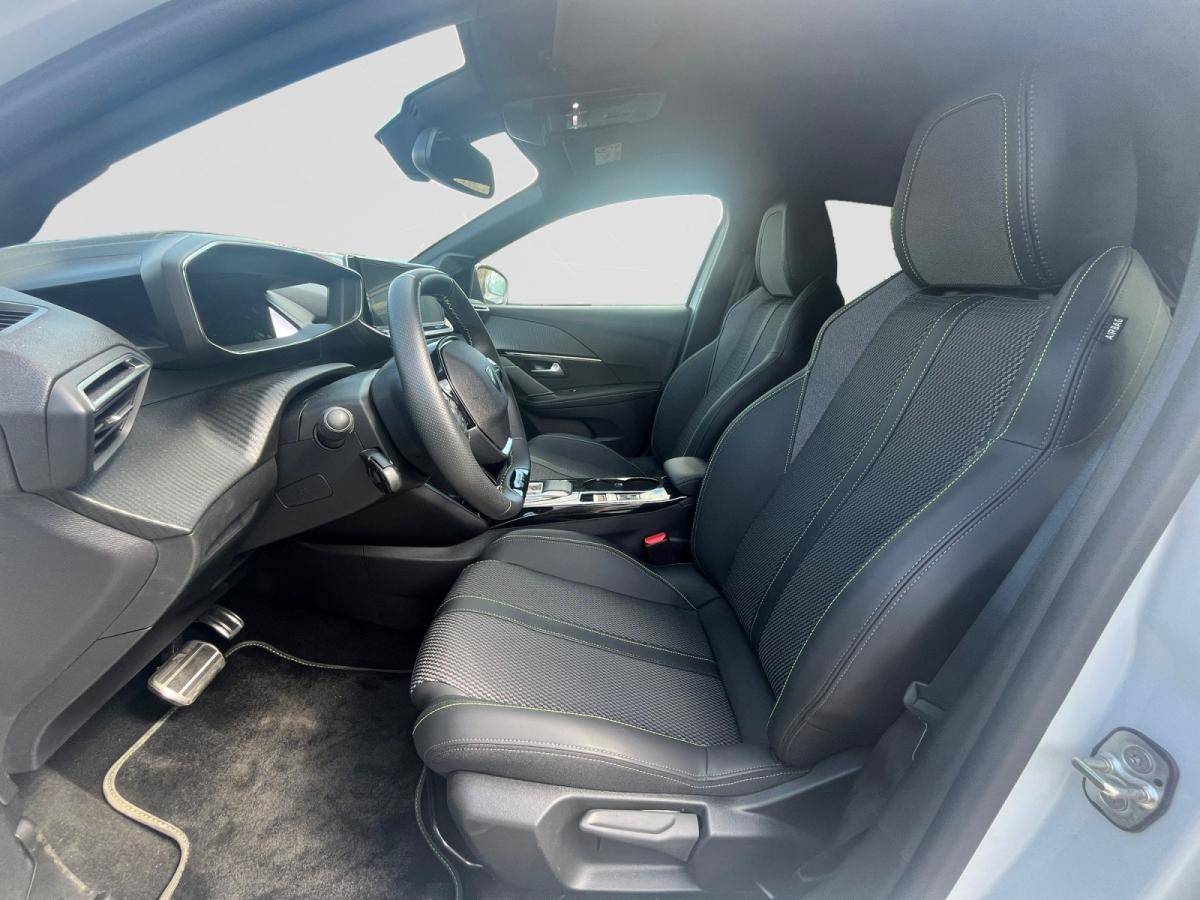 peugeot-208-2025-hibrido-a-gasolina-1199cc