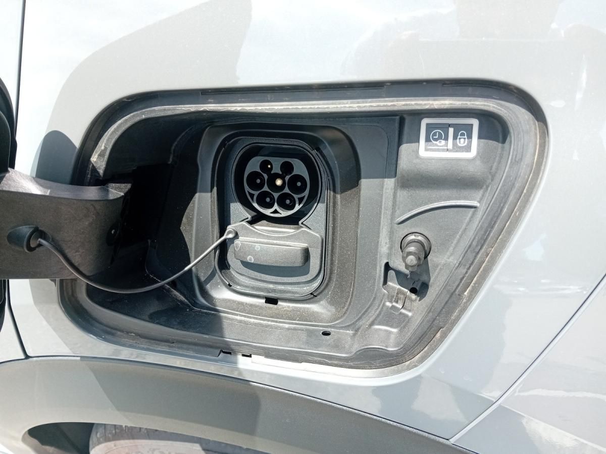 peugeot-2008-2025-eletrico-0cc