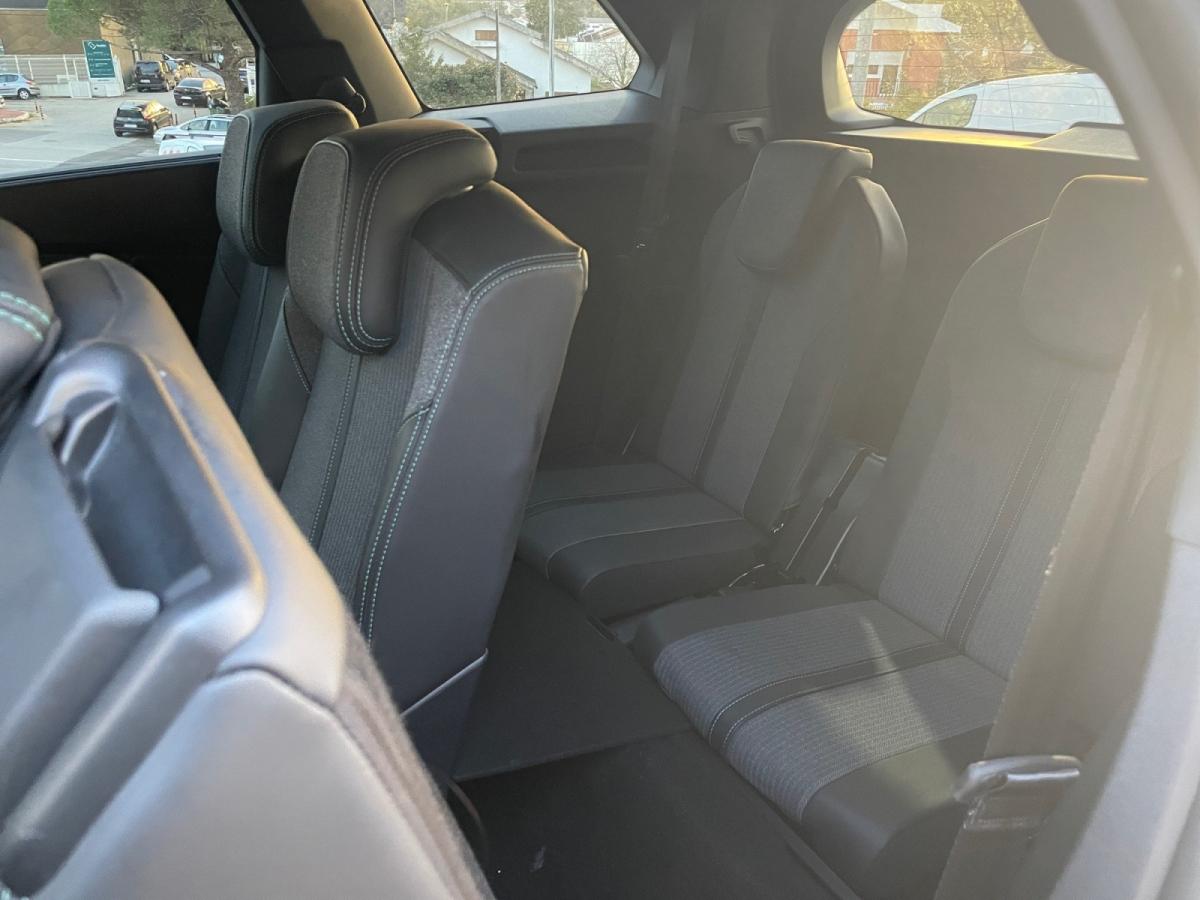 peugeot-5008-2023-gasolina-1199cc