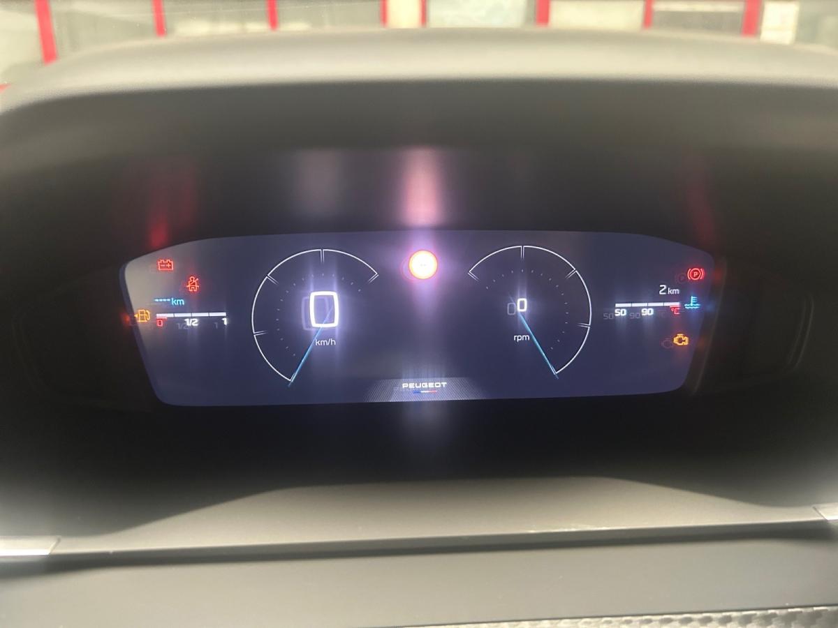 peugeot-2008-2025-gasolina-1198cc