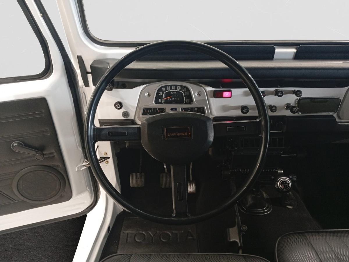 toyota-land-cruiser-1982-diesel-2977cc