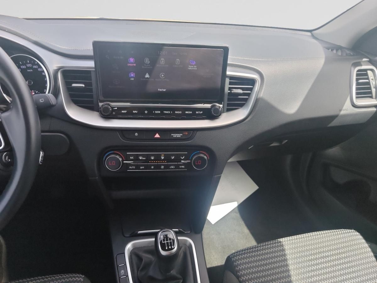kia-xceed-2025-gasolina-998cc