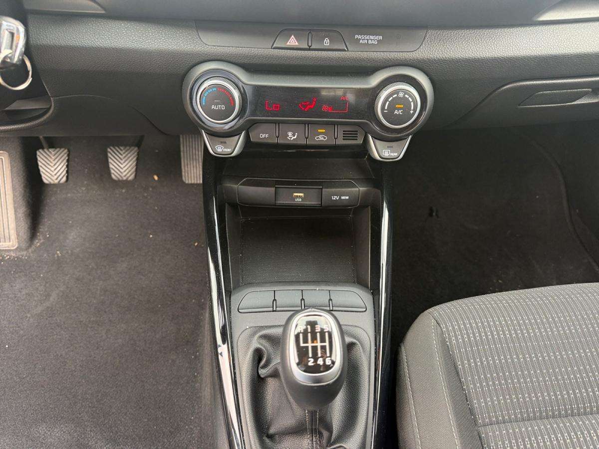 kia-stonic-2025-gasolina-997cc