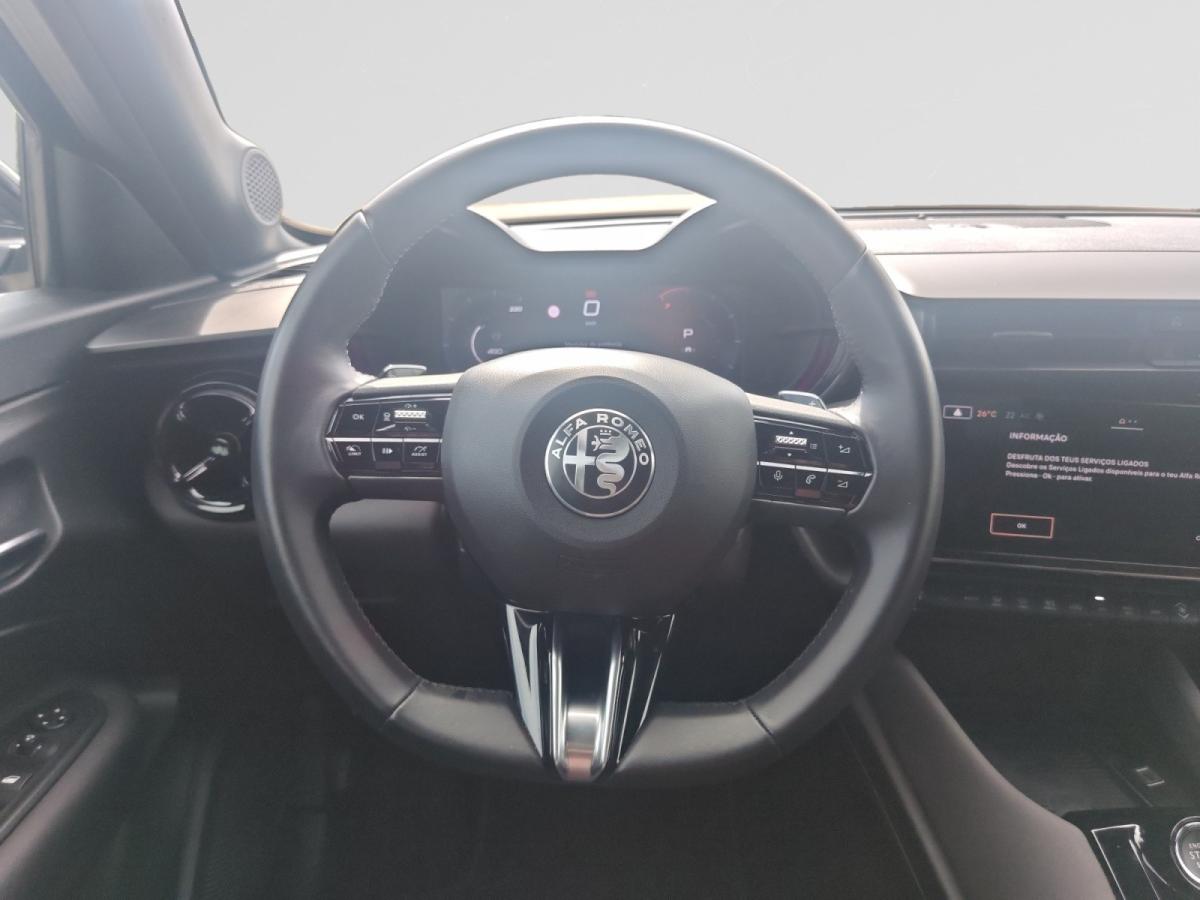 alfa-romeo-junior-2025-hibrido-a-gasolina-1199cc