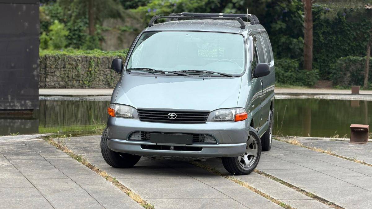 toyota-hiace-2002-diesel-2494cc