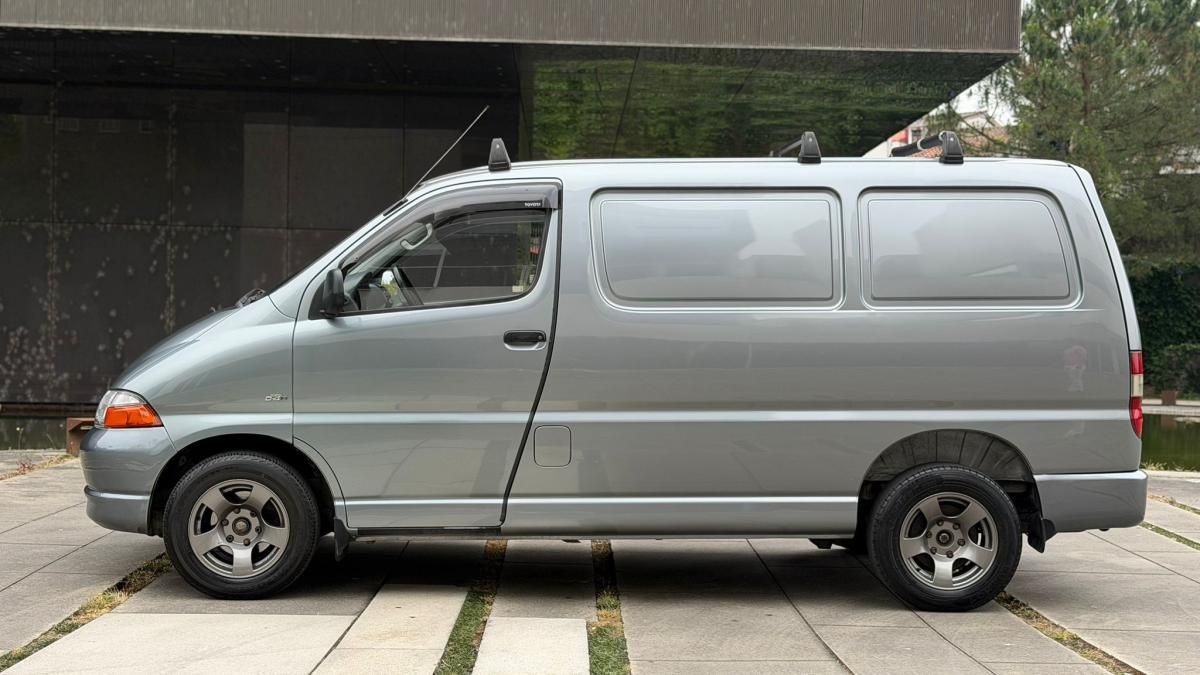 toyota-hiace-2002-diesel-2494cc