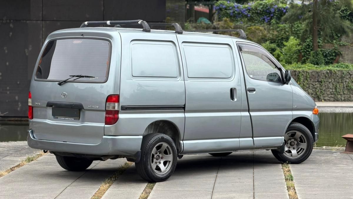 toyota-hiace-2002-diesel-2494cc