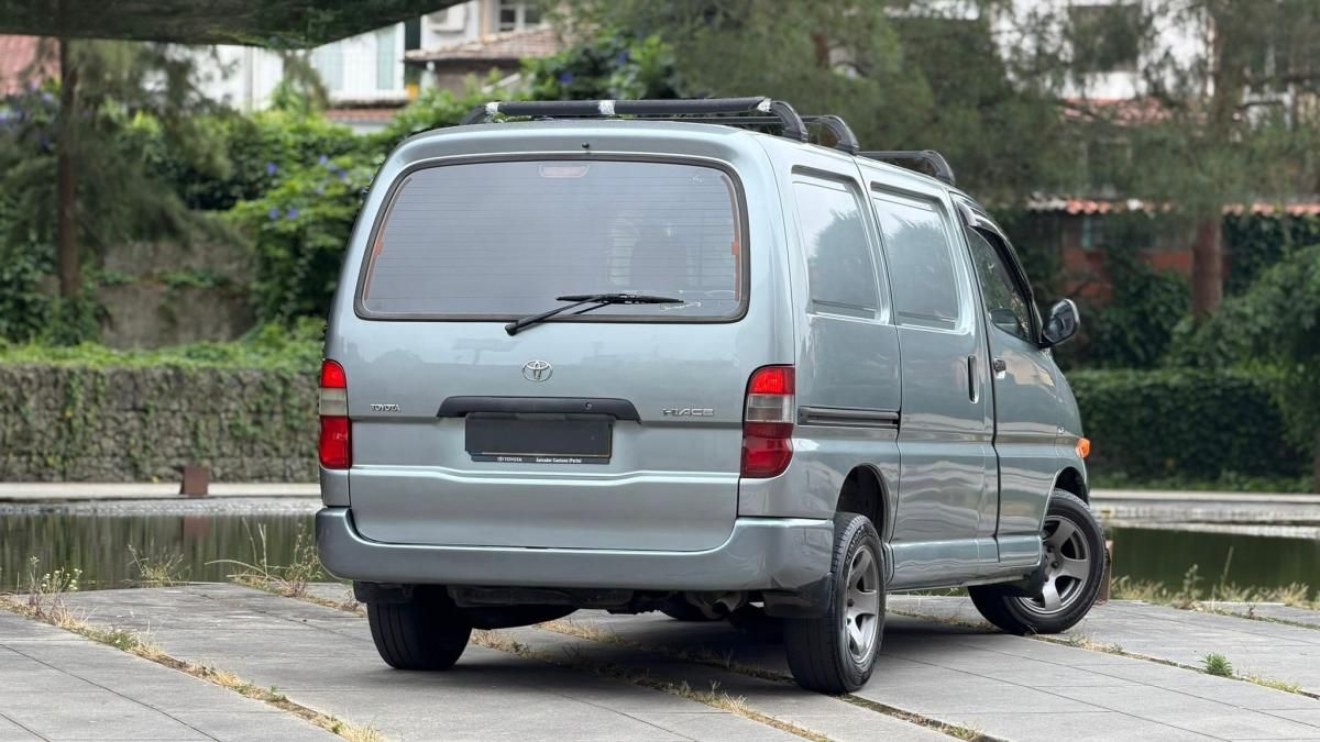 toyota-hiace-2002-diesel-2494cc