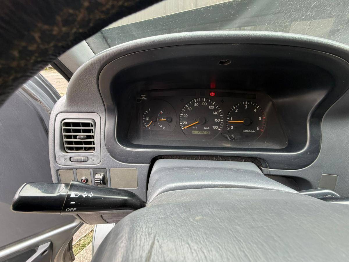toyota-hiace-2002-diesel-2494cc