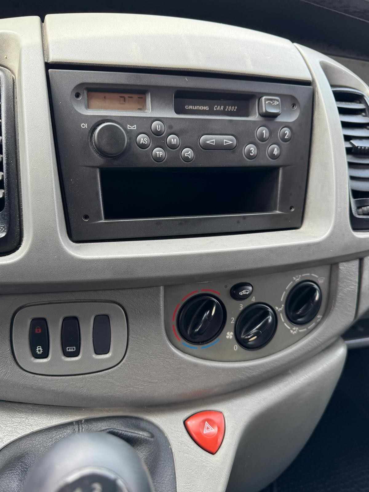 opel-vivaro-2006-diesel-1870cc