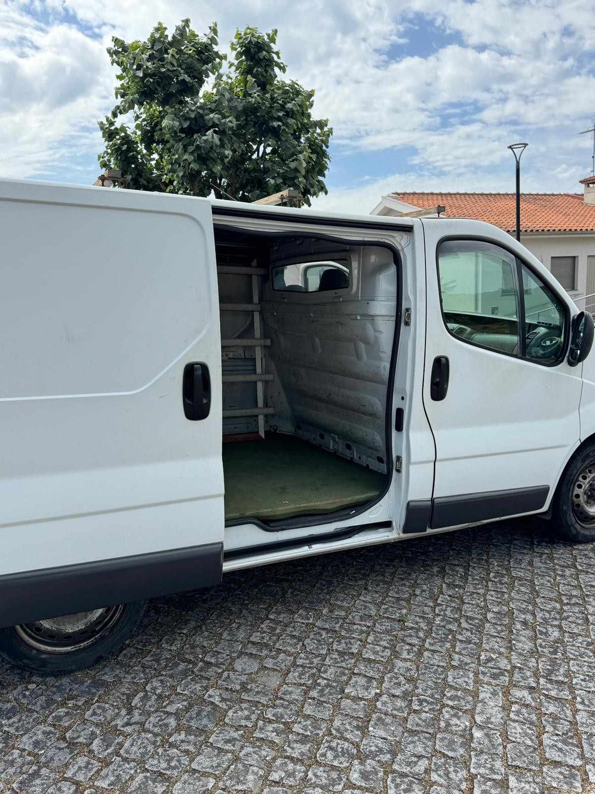 opel-vivaro-2006-diesel-1870cc