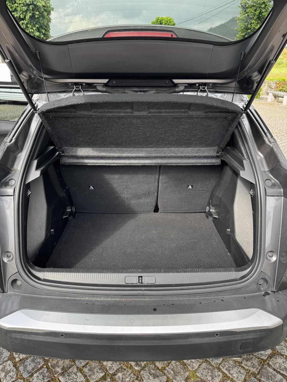 peugeot-2008-2021-diesel-1499cc