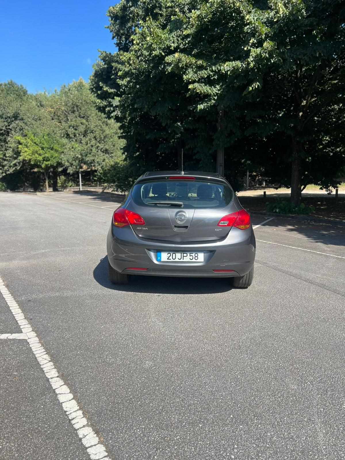 opel-astra-2010-diesel-1686cc