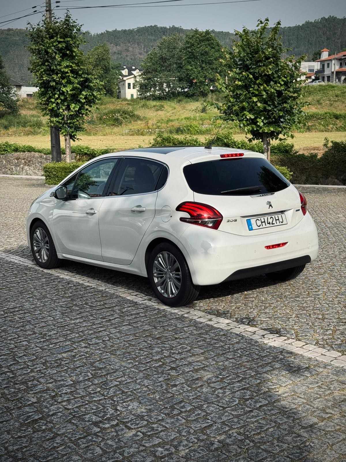 peugeot-208-2016-gasolina-1199cc