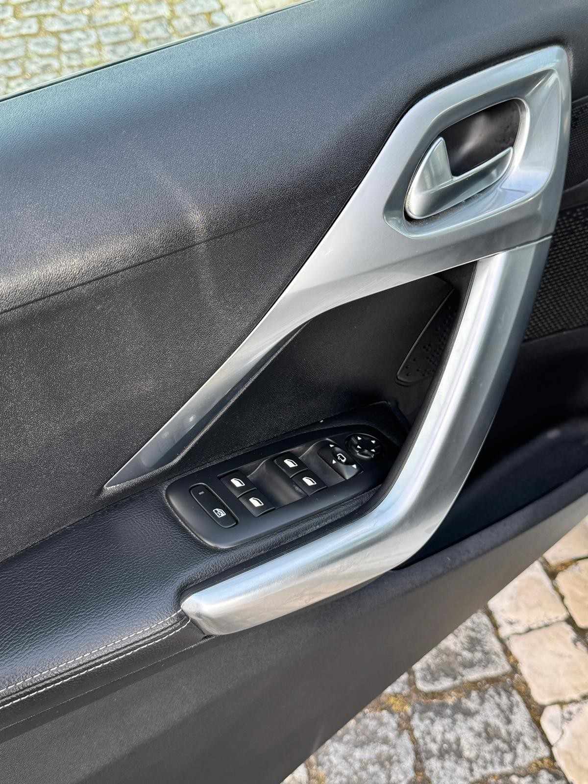peugeot-208-2016-gasolina-1199cc