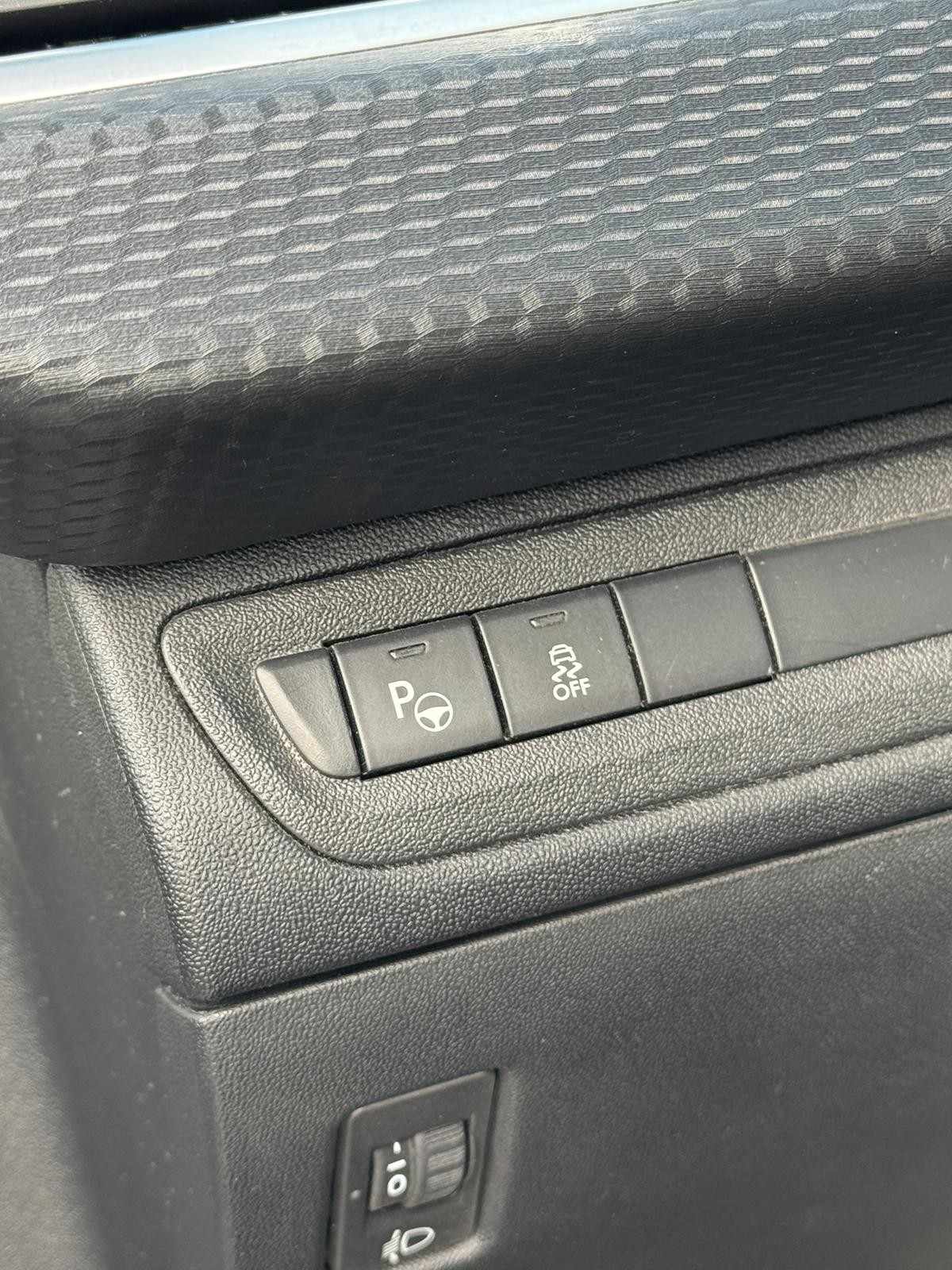 peugeot-208-2016-gasolina-1199cc