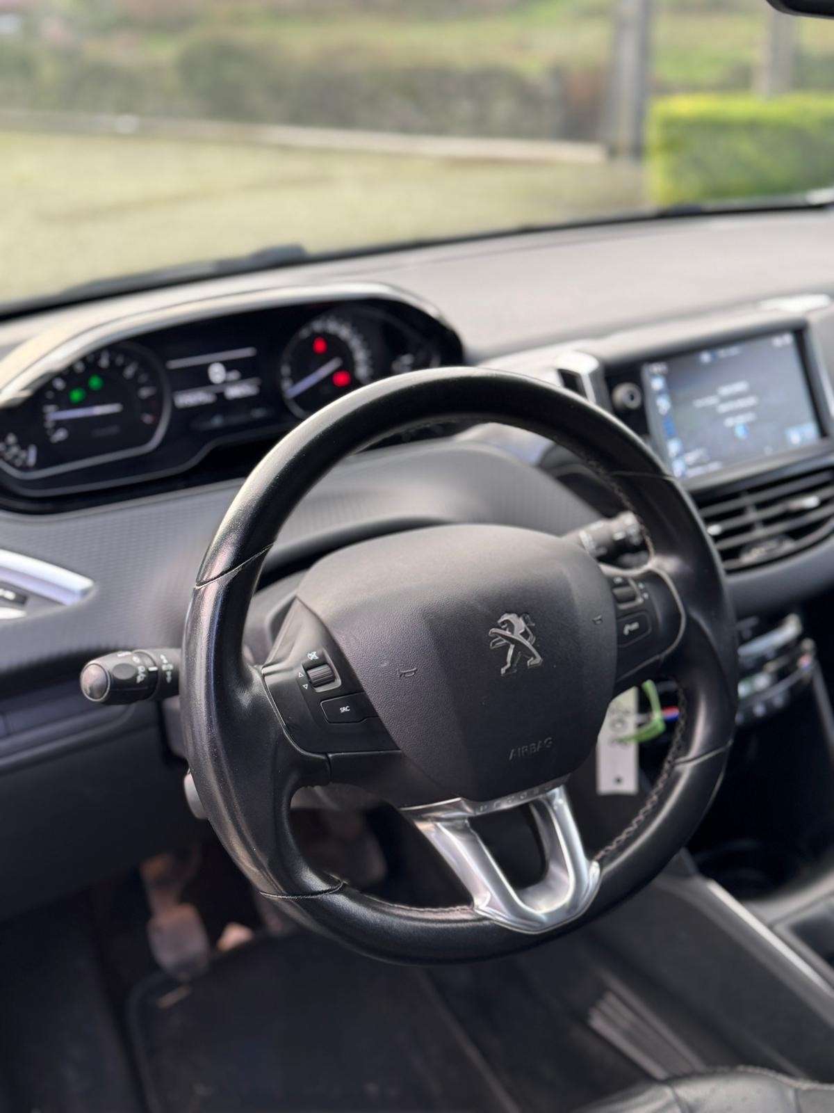 peugeot-208-2016-gasolina-1199cc