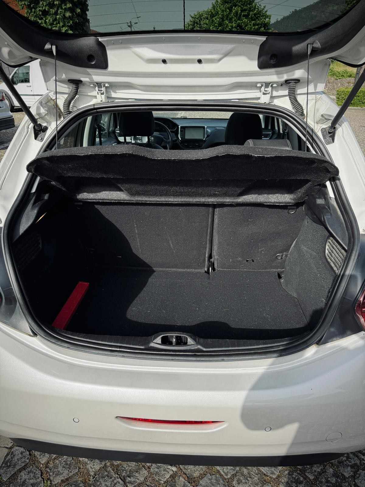 peugeot-208-2016-gasolina-1199cc